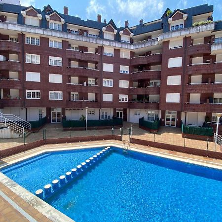 Paraiso Soleado: Piso Con Terraza, Piscina Y Garaje A 5 Min De Playa Castro Urdiales Luaran gambar